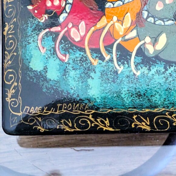 Vintage Russian USSR Signed PALEKH Палех "Troika" Lacquer Jewelry Trinket Box - Picture 4 of 10